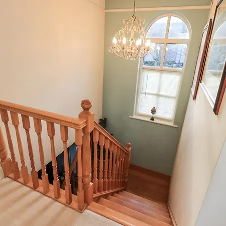 Orchard House * ليبرن